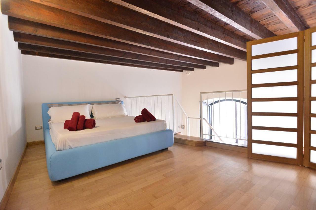Izzhome Full Center Grand Apartment *