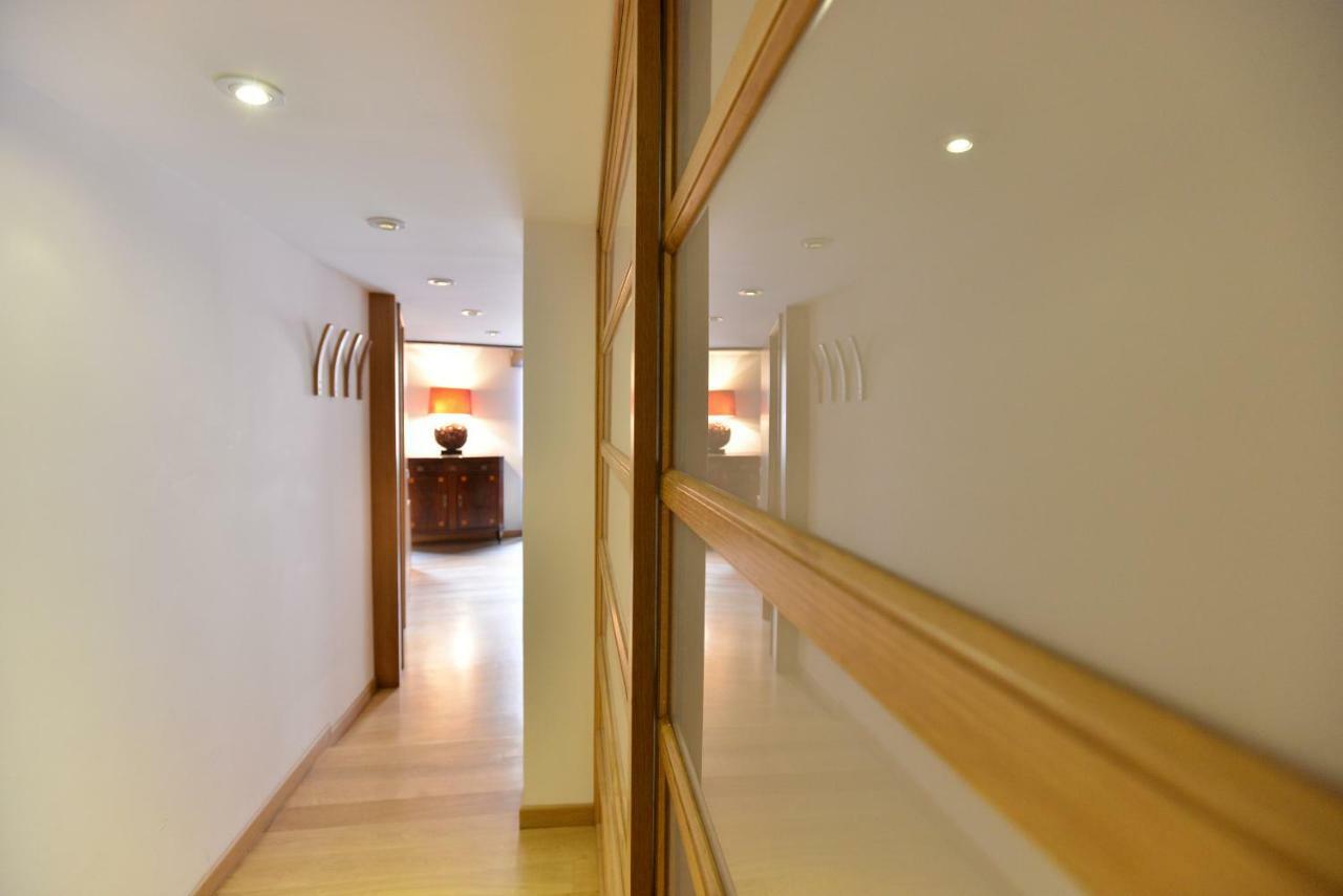 Izzhome Full Center Grand Apartment *